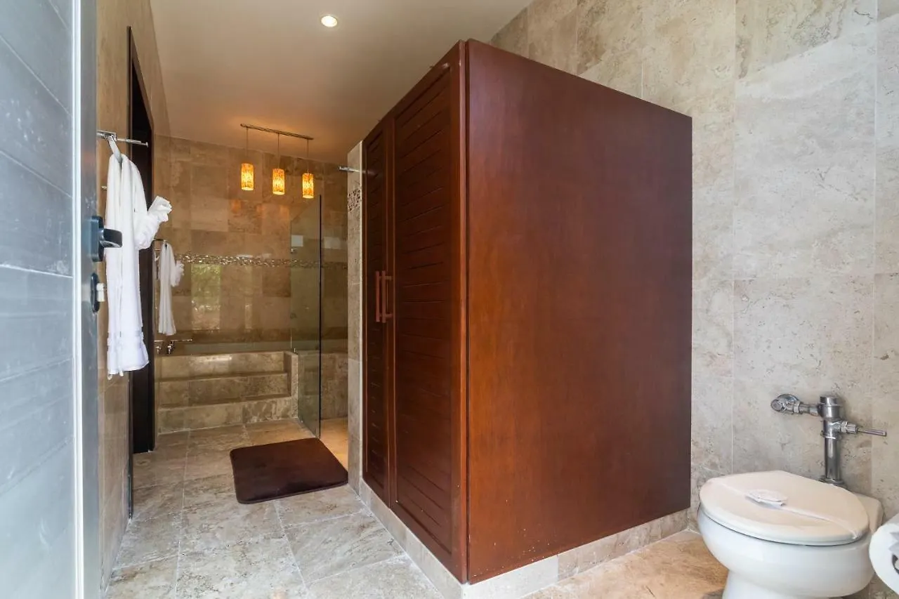 Casa Martini- Oceanfront Private Pool House For 6 Villa Playa del Carmen